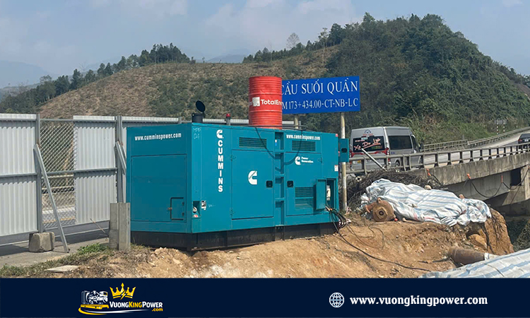 Xử lý sự cố máy phát điện 300Kva đang phục vụ CT cao tốc Hà Nội - Lào Cai